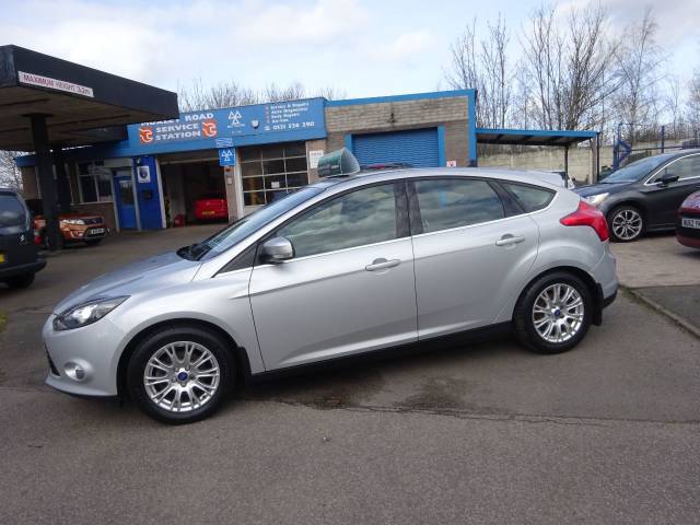 2011 Ford Focus 1.6 125 Titanium 5dr ** LOW RATE FINANCE AVAILABLE ** FULL SERVICE HISTORY **