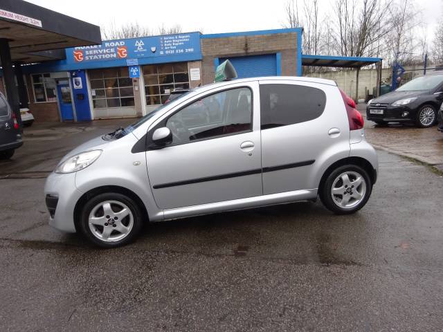 2013 Peugeot 107 1.0 12v Allure 5dr ** LOW RATE FINANCE AVAILABLE ** SERVICE HISTORY ** FREE / ZERO ROAD TAX **