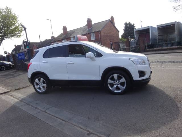 Chevrolet Trax 1.7 VCDi LT 5dr Hatchback Diesel White