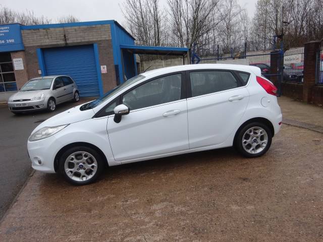 2012 Ford Fiesta 1.25 Zetec 5dr [82]